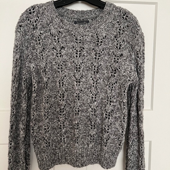 Abercrombie & Fitch Grey Cable Knit Sweater - Size Small - Picture 2 of 4